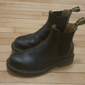 Dr Martens Black Chelsea boots
